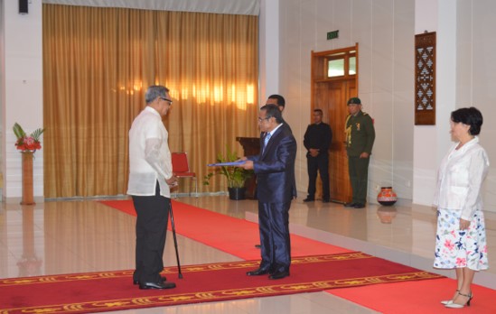 PHL Envoy presents Credentials2